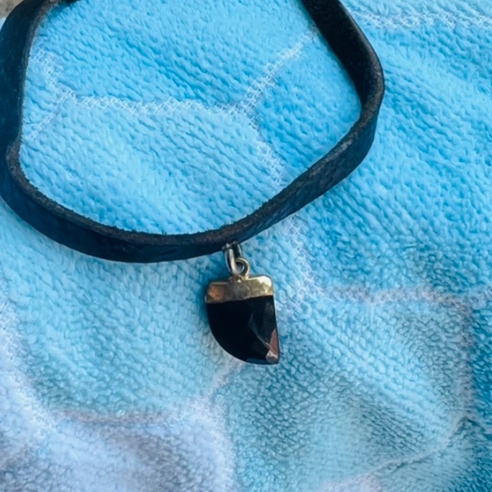 Vida Kush Vintage Black Shark Tooth Choker
